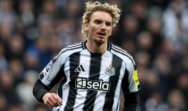 开云体育APP-记者：沃尔特马德出战曼联存疑，麦利、克拉夫特、沙尔缺席